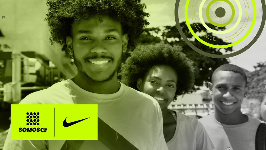 Foto de jovens negros sorrindo pra foto e logo da Nike em destaque